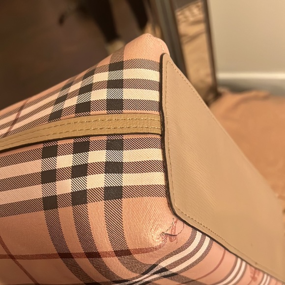 Burberry medium reversible tote - Picture 5 of 16